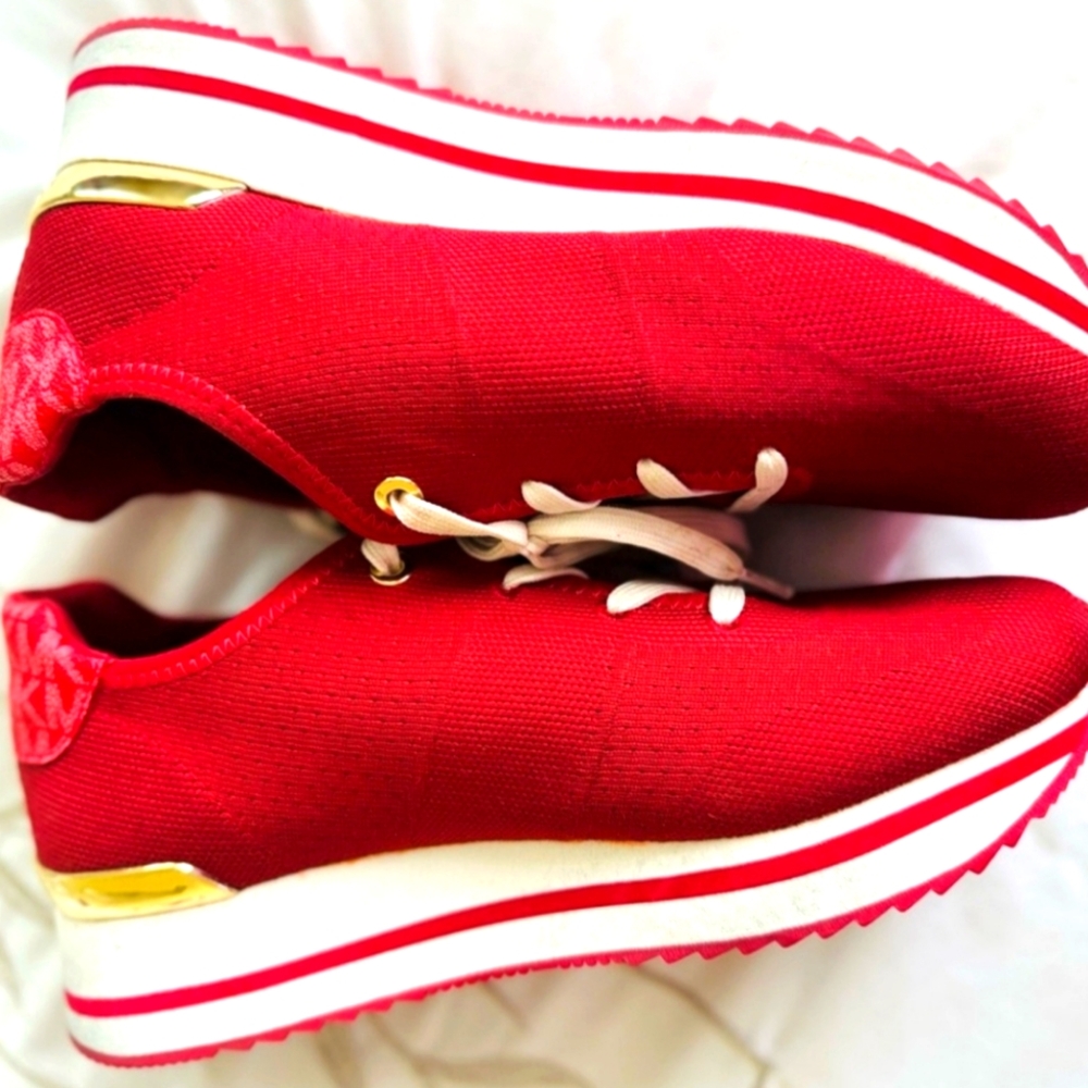 MICHAEL KORS EUC sneakers